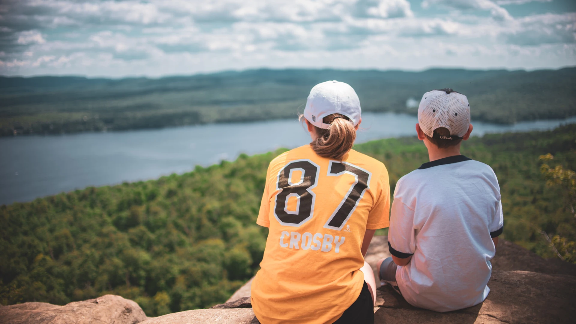 Two kids enjoying the view on Echo Cliff