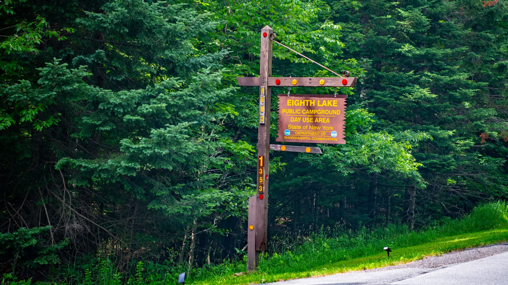 The sign for Eighth Lake Campground
