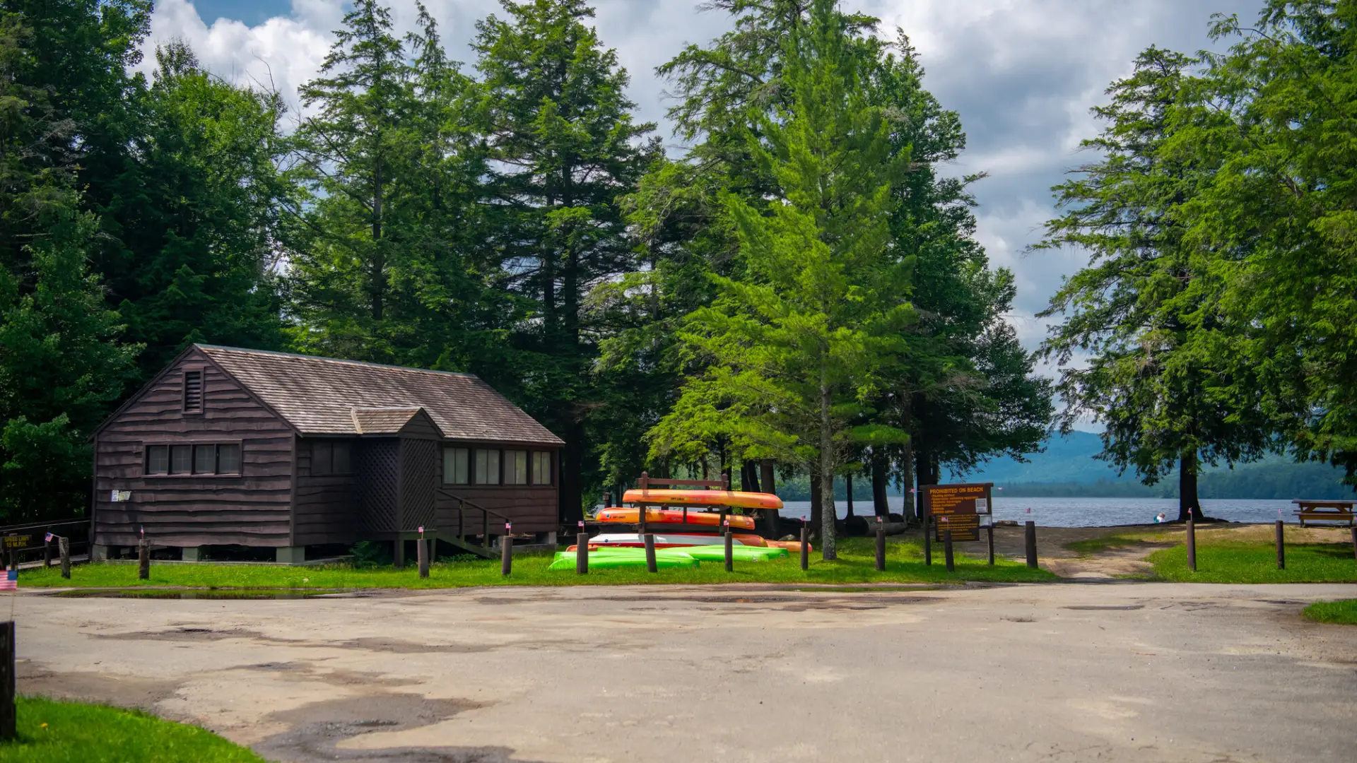 Lewey Lake canoe and kayak rentals