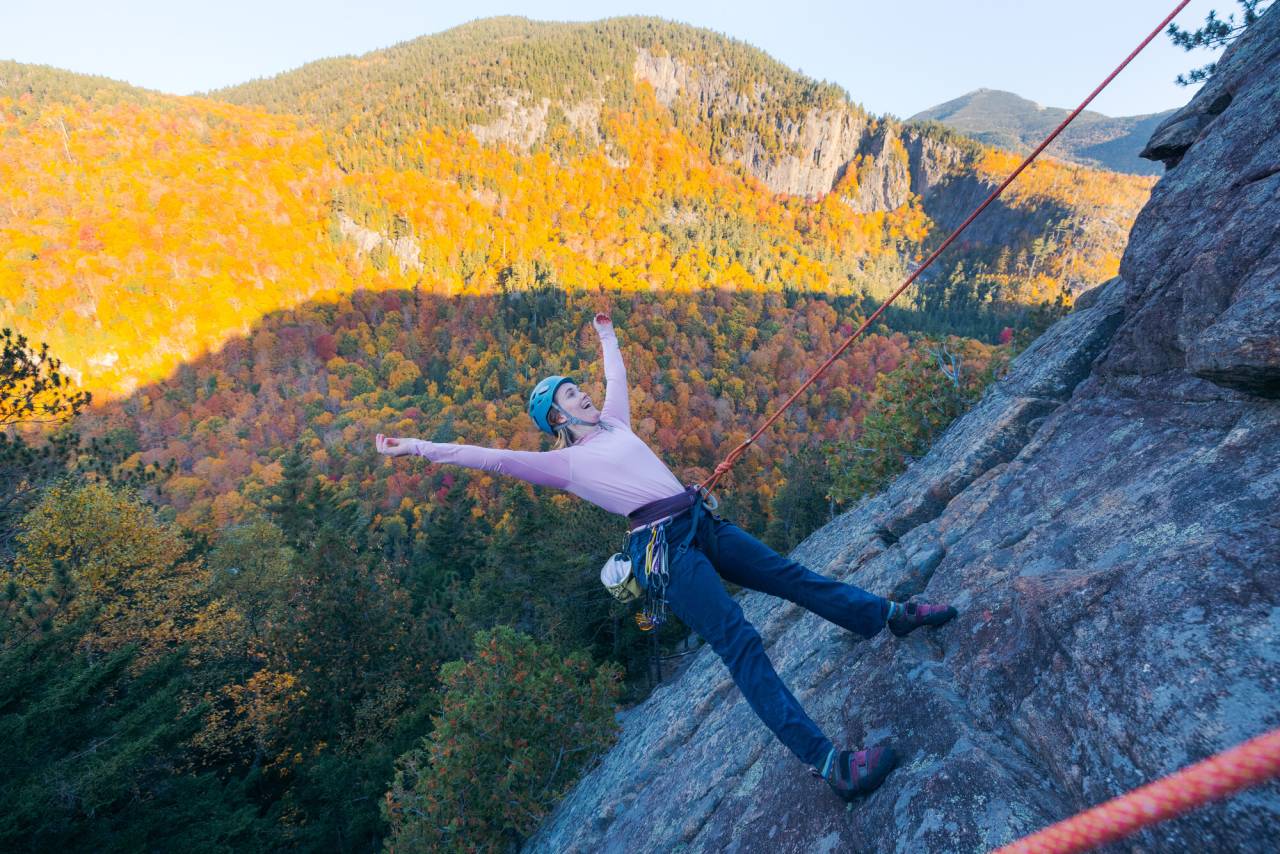 Climbing at the notch slabs in the fall