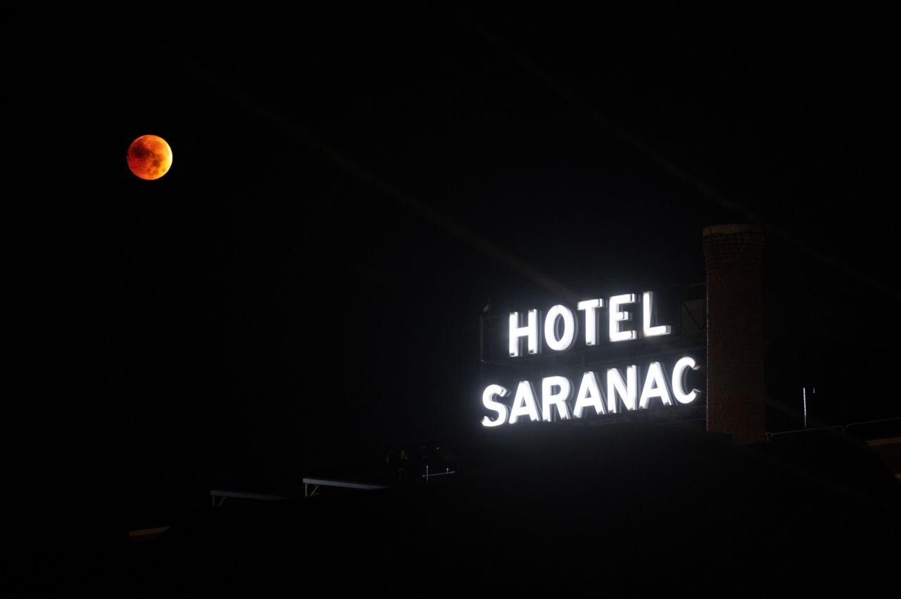 Hotel Saranac signage.
