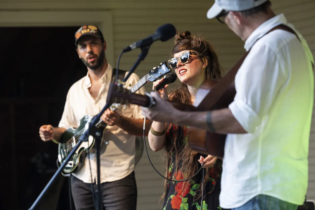 live performers