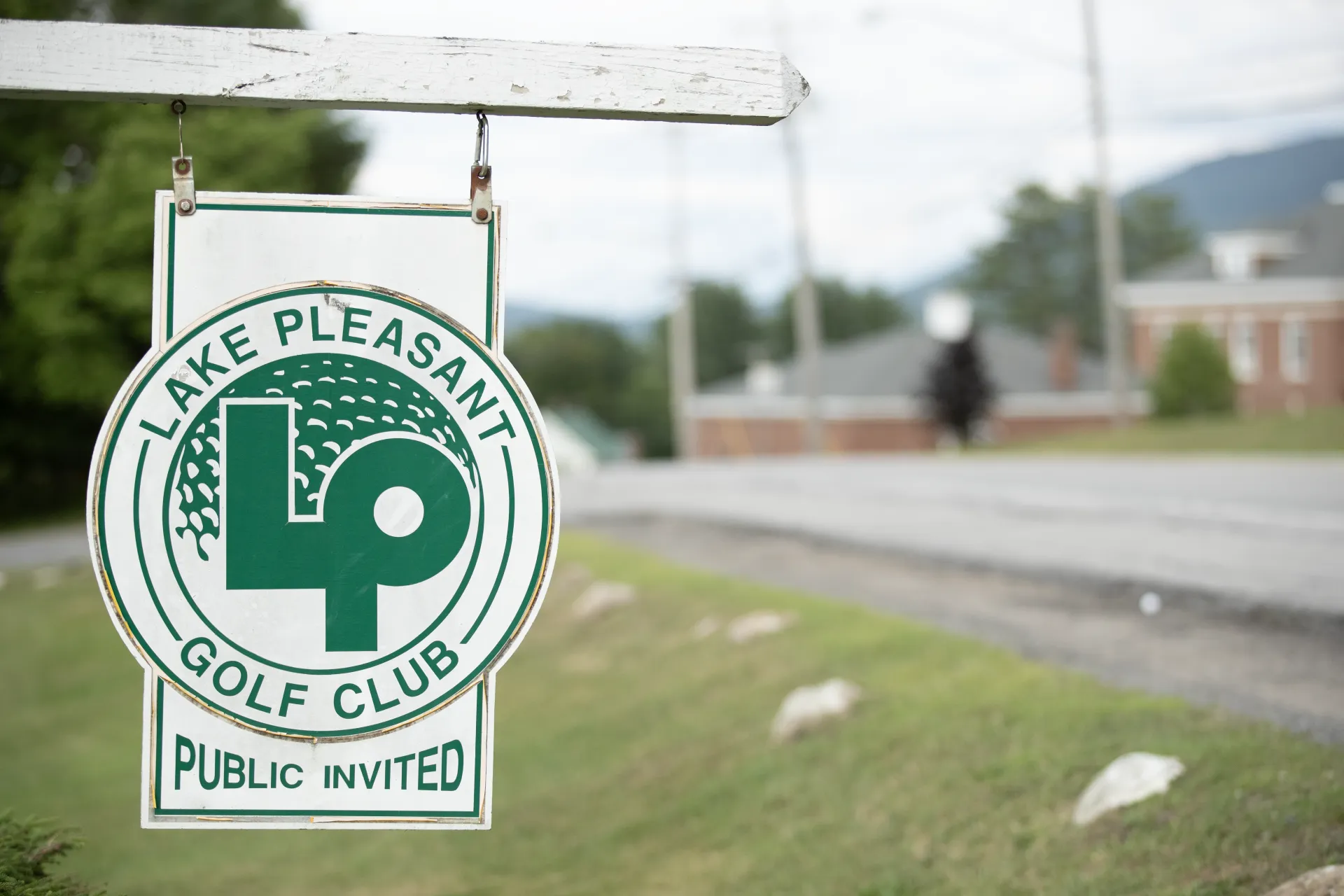 picture of lake pleasant golf club sign